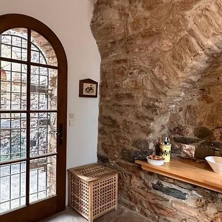Σπίτι διακοπών 13th Century Stone House *