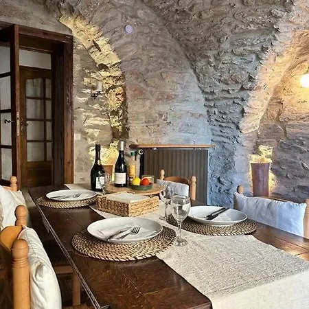 13th Century Stone House Casa de Férias *