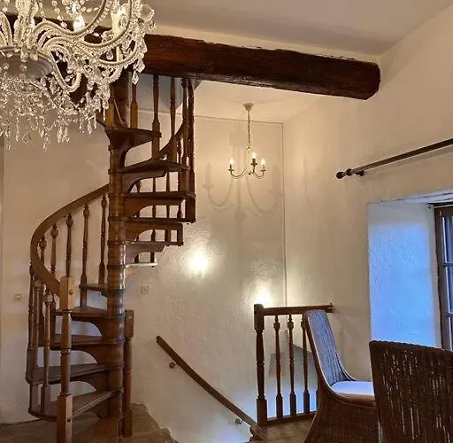 13th Century Stone House بيت للعطل