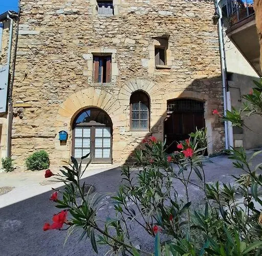 بيت للعطل 13th Century Stone House