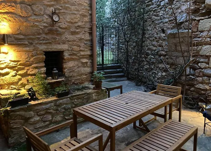 13th Century Stone House بيت للعطل